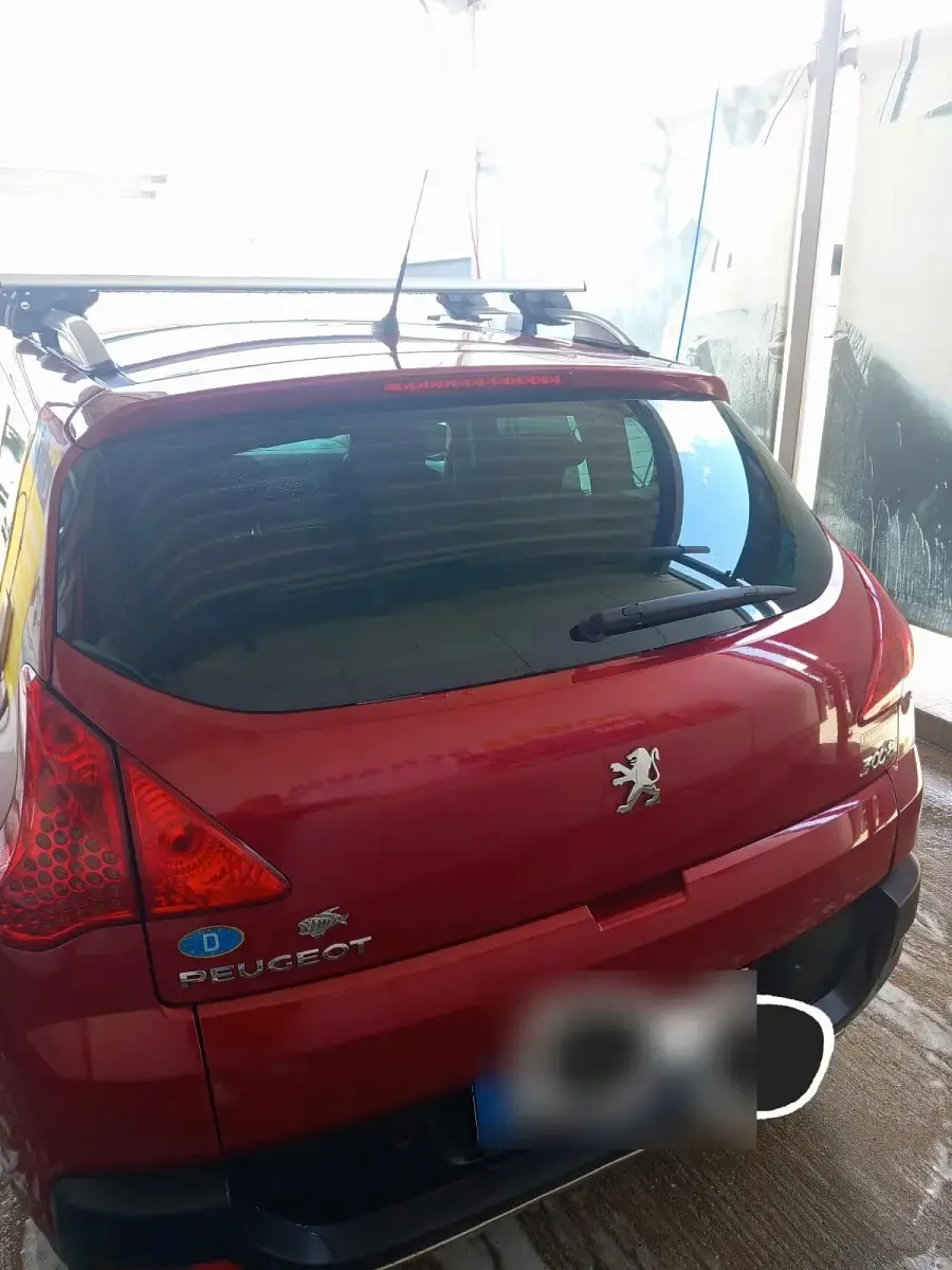 Gebraucht Peugeot 3008 Premium 150 PS (110 kW) 2010 Rot Kombi