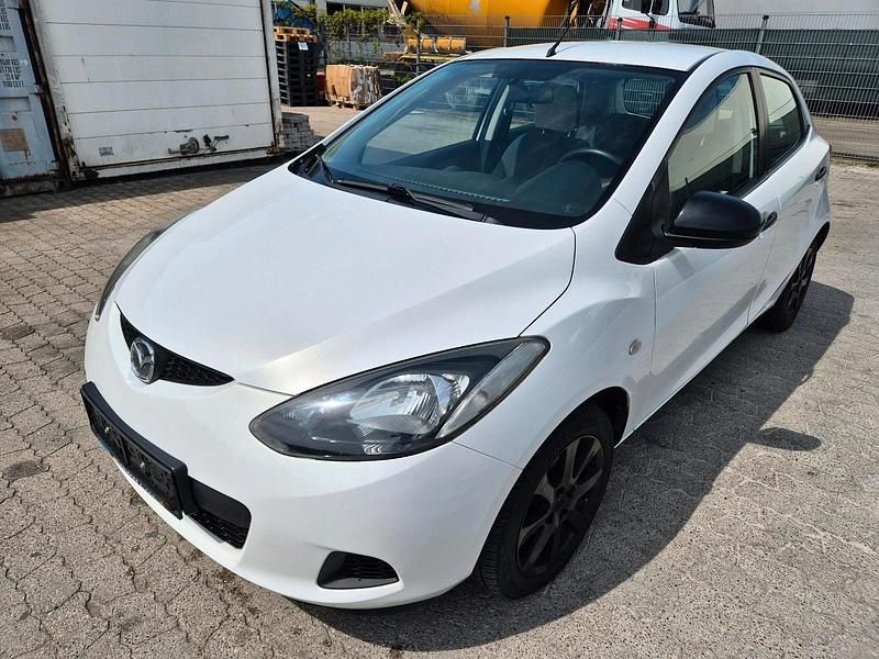 Usata Mazda 2 75 CV (55 kW) 2010 Bianco Utilitaria