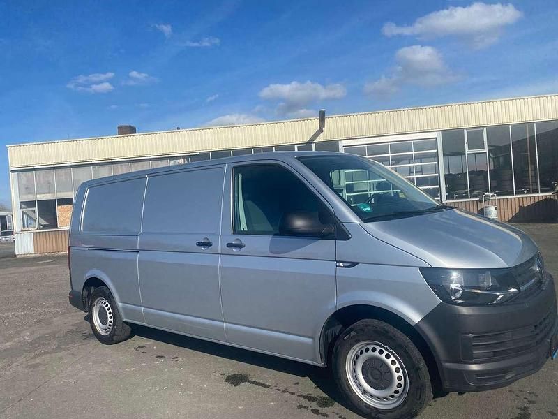 Gebraucht VW Transporter 84 PS (61 kW) 2019 Reflexsilber metallic Van