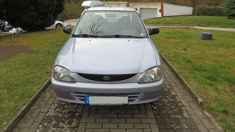 Gebraucht Daihatsu Charade 75 PS (55 kW) 1996 Blau Limousine