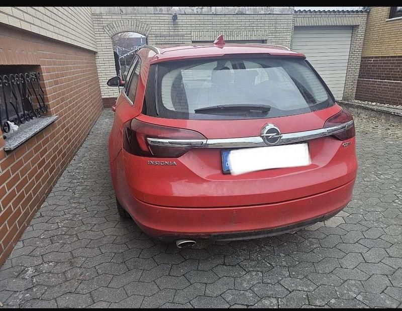Gebraucht Opel Insignia Selection 170 PS (125 kW) 2017 Rot Kombi