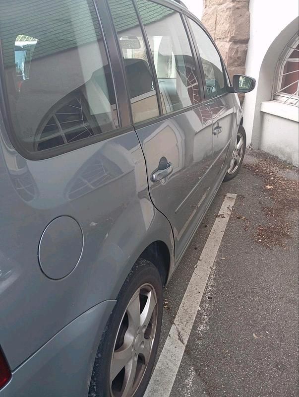 Gebraucht VW Touran 140 PS (102 kW) 2010 Grau Van / Kleinbus