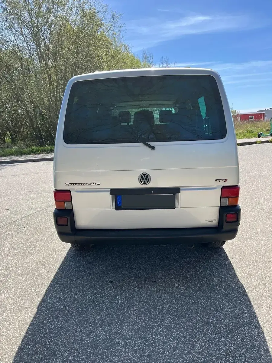 Second-hand VW Caravelle 150 CP (110 kW) 2001 Argintiu Van