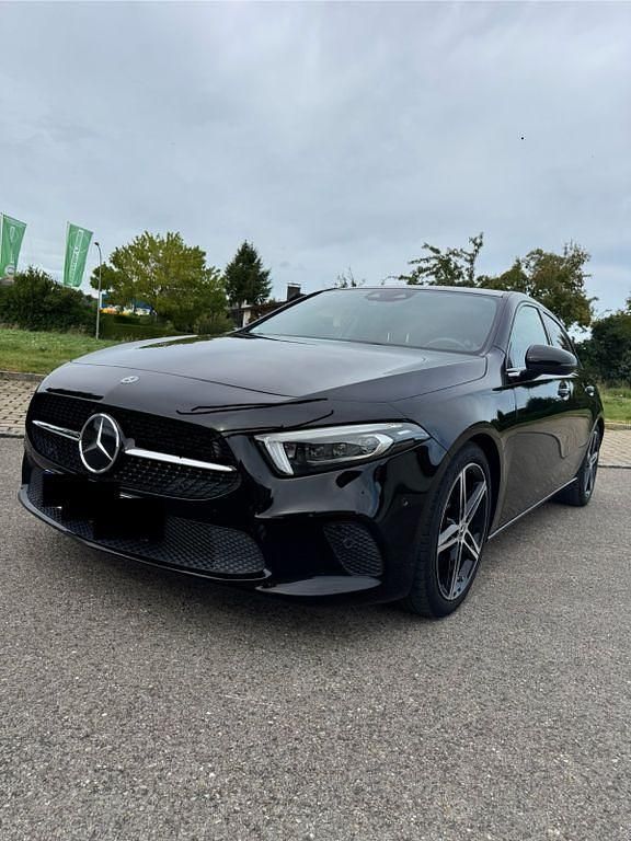 Schwarz Gebraucht 2019 Mercedes A220 Limousine | 22.000 € (Fairer Preis) - Bild 1/4