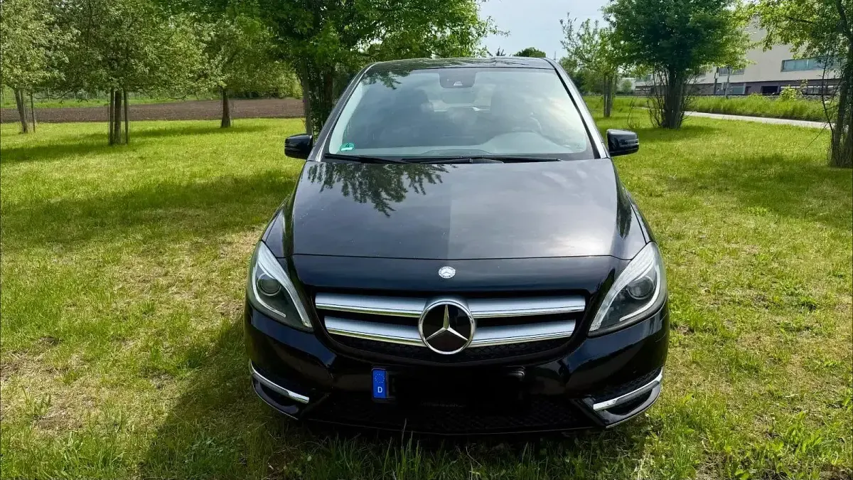 Gebraucht Mercedes B200 156 PS (114 kW) 2013 Schwarz Van / Kleinbus