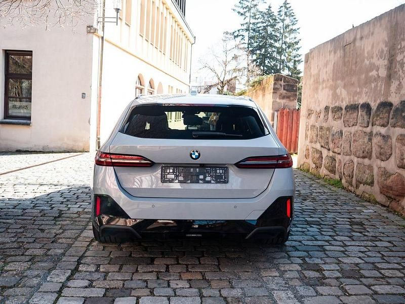 Gebraucht BMW 520 Performance 197 PS (144 kW) 2025 Grau Limousine