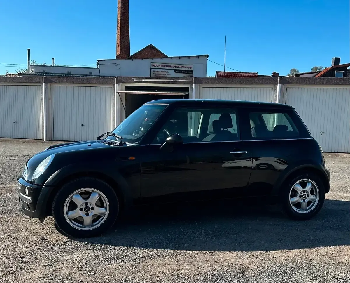 Gebraucht Mini ONE 90 PS (66 kW) 2004 Schwarz Kleinwagen