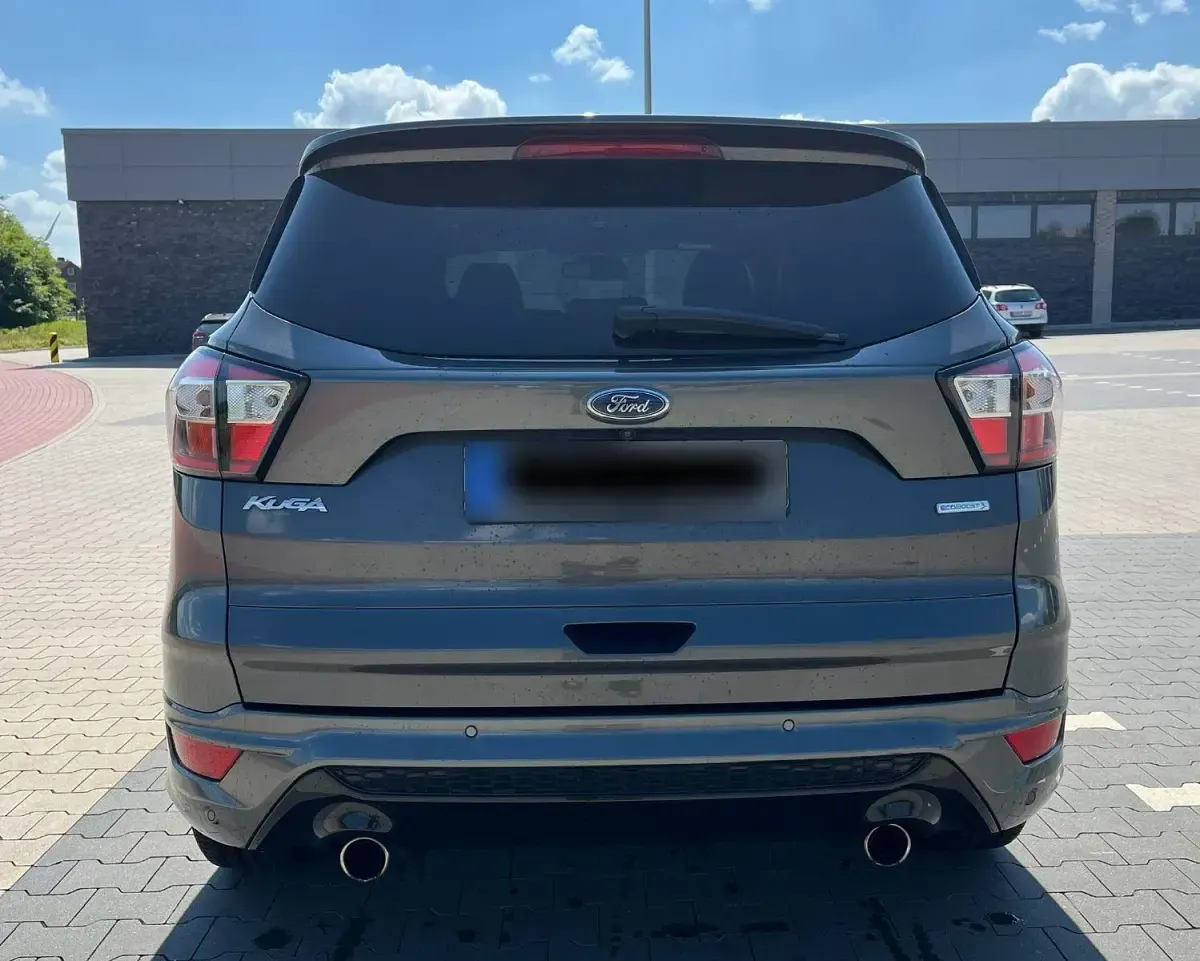 Używany Ford Kuga ST-Line 242 KM (177 kW) 2018 Szary SUV