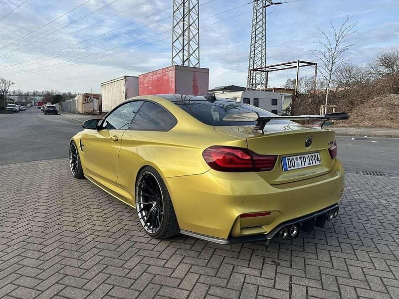 Gebraucht BMW M4 Basis 431 PS (317 kW) 2016 Gelb Coupé