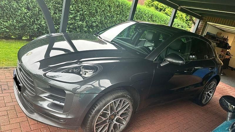 Grau Gebraucht 2019 Porsche Macan S SUV | 55.900 € (Fairer Preis) - Bild 1/4
