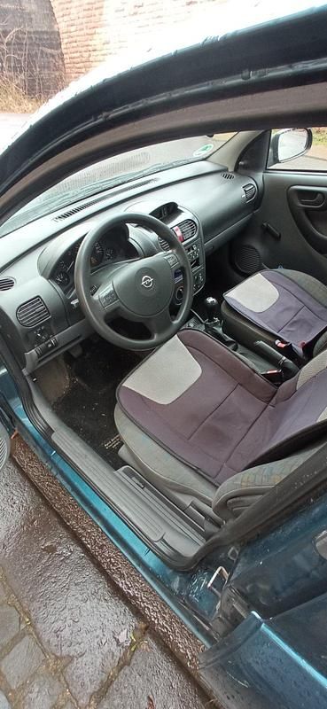 Grün Gebraucht 2001 Opel Corsa Kleinwagen | 800 € (Guter Preis) - Bild 1/4