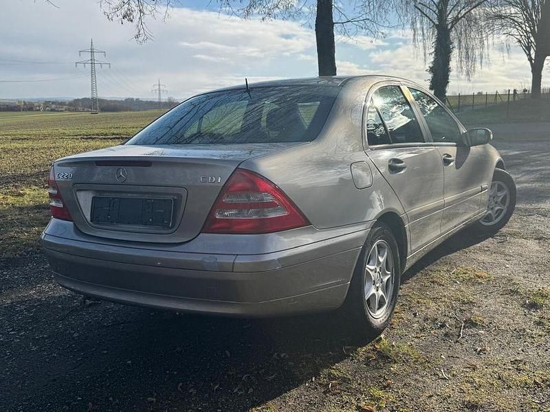 Gebraucht Mercedes C220 150 PS (110 kW) 2005 Silber Limousine