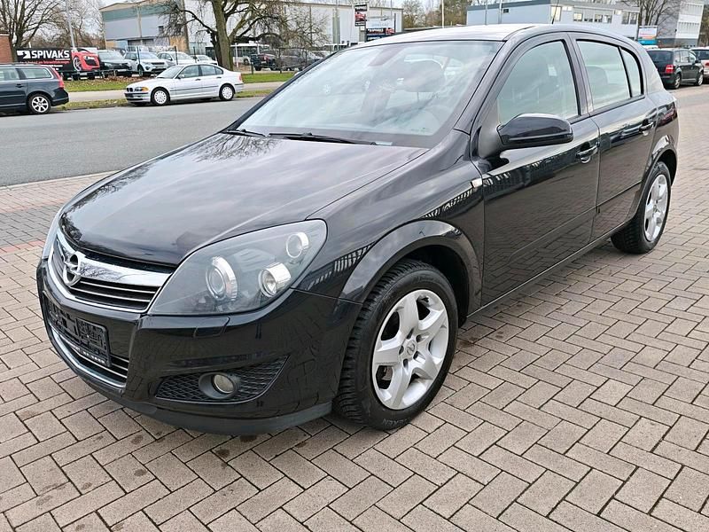 Gebraucht Opel Astra Innovation 116 PS (85 kW) 2008 Saphirschwarz mi2 Kleinwagen