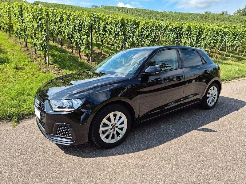 Schwarz Gebraucht 2023 Audi A1 Sportback Advanced Kleinwagen | 20.200 € (Guter Preis) - Bild 1/4