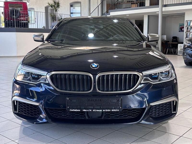 Schwarz Gebraucht 2020 BMW M550 Sport Line Limousine | 46.290 € (Fairer Preis) - Bild 1/4