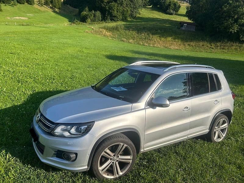 Grau Gebraucht 2014 VW Tiguan Sportline SUV | 16.500 € (Etwas zu teuer) - Bild 1/4