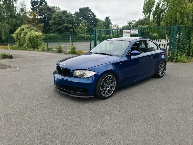 Blau Gebraucht 2007 BMW 135 Coupé Performance Coupé | 26.000 € - Bild 1/4