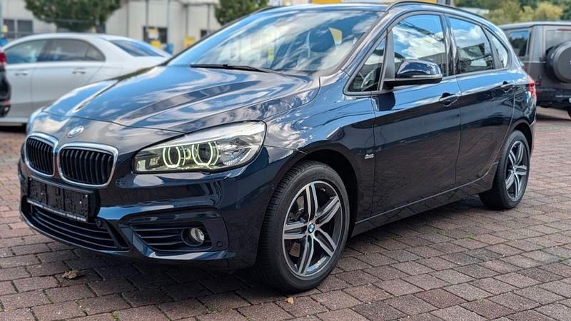 Blau Gebraucht 2016 BMW 220 Active Tourer Sport Line Van / Kleinbus | 18.900 € (Etwas zu teuer) - Bild 1/4