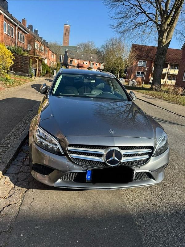 Grau Gebraucht 2019 Mercedes C220 Kombi | 19.999 € (Superpreis) - Bild 1/4