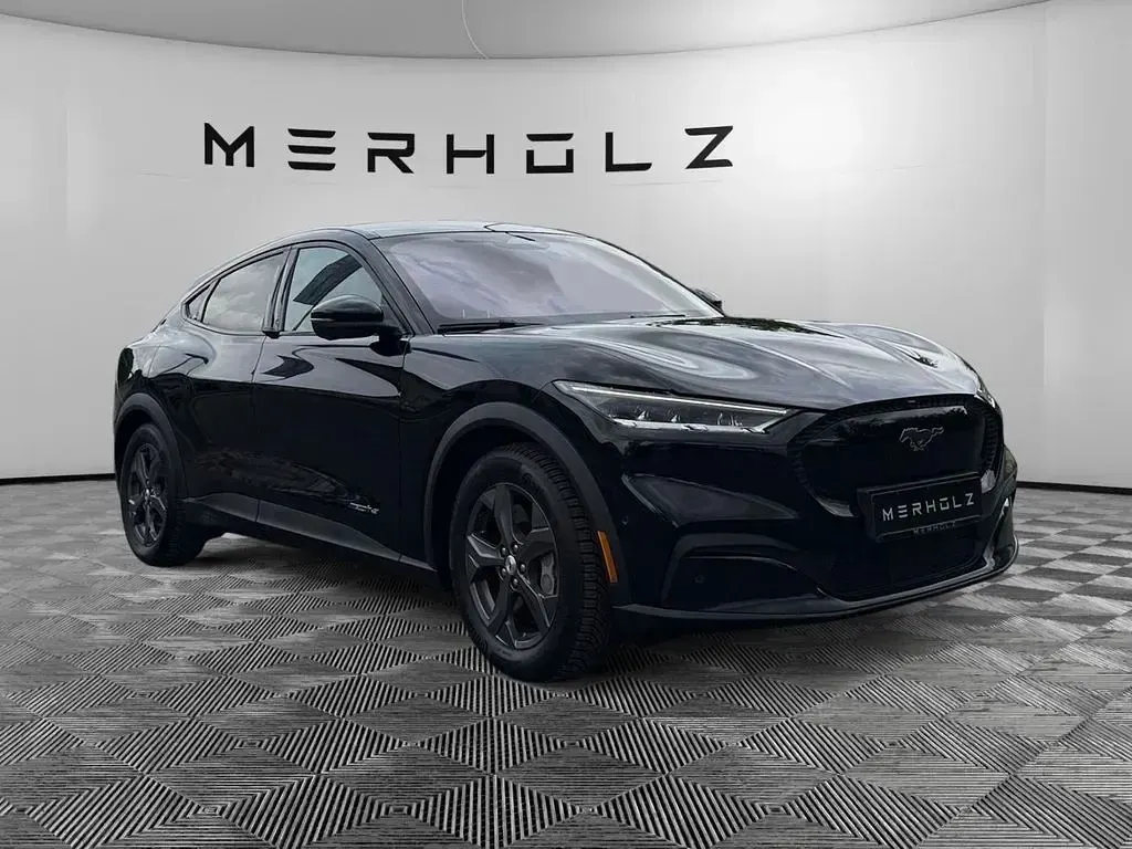 Usata Ford Mustang Mach-E 197 kW (269 CV) 2021 Nero SUV