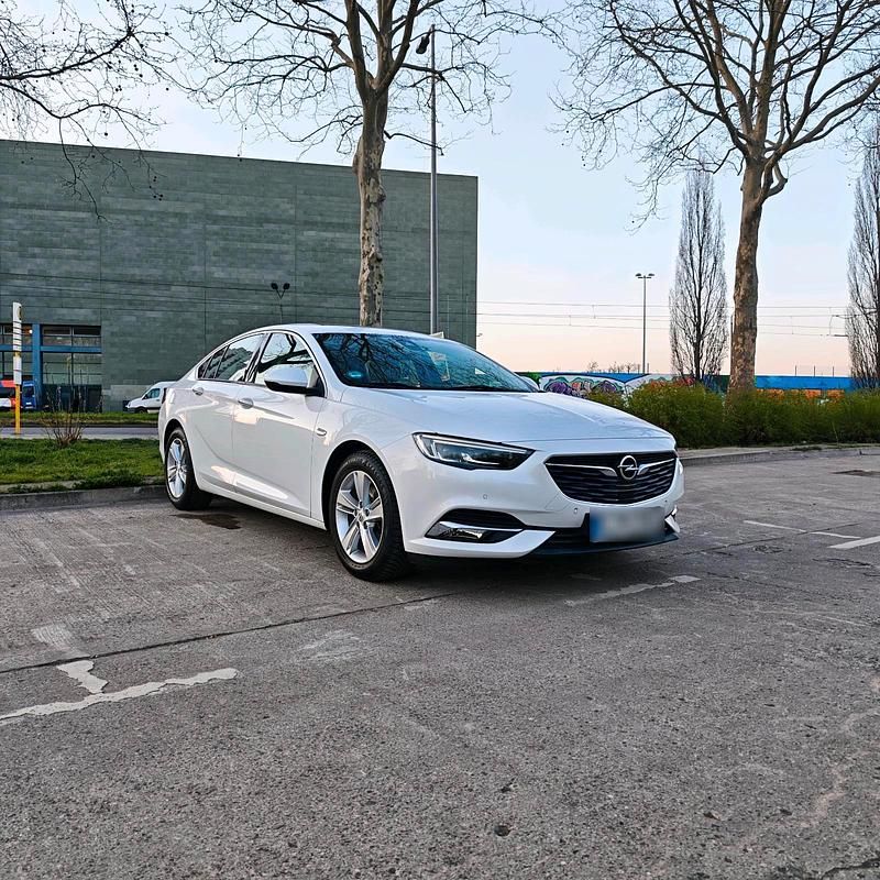 Gebraucht Opel Insignia Innovation 140 PS (102 kW) 2017 Weiß Limousine