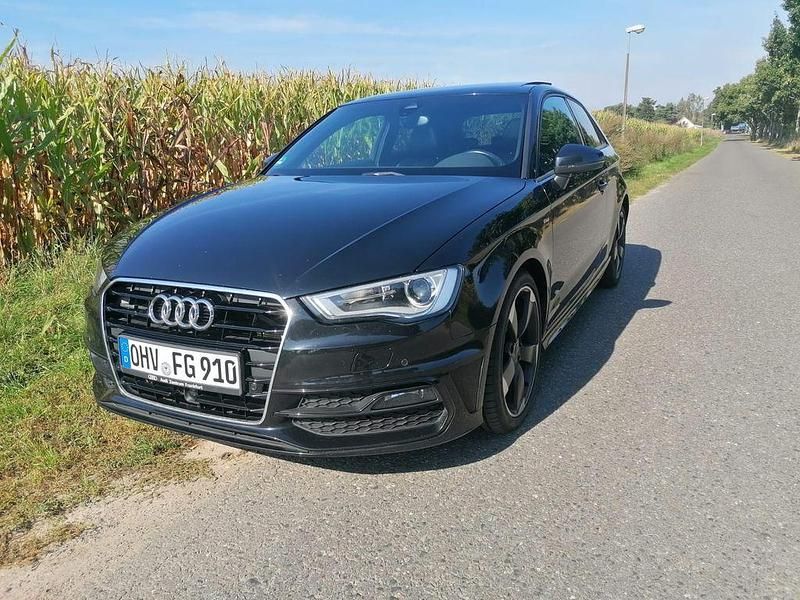 Schwarz Gebraucht 2013 Audi A3 S-Line Limousine | 10.999 € (Guter Preis) - Bild 1/4