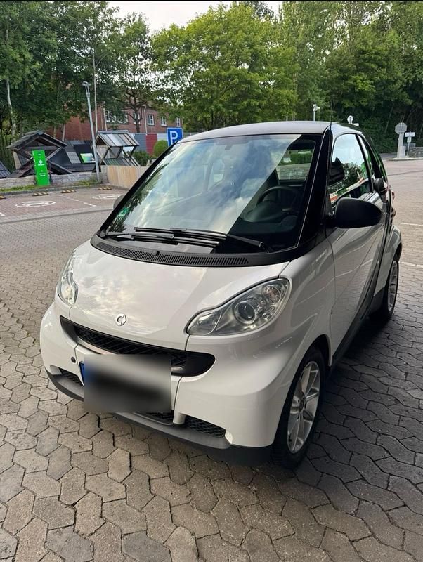 Weiß Gebraucht 2010 Smart ForTwo Coupé Coupé | 3.900 € (Fairer Preis) - Bild 1/4
