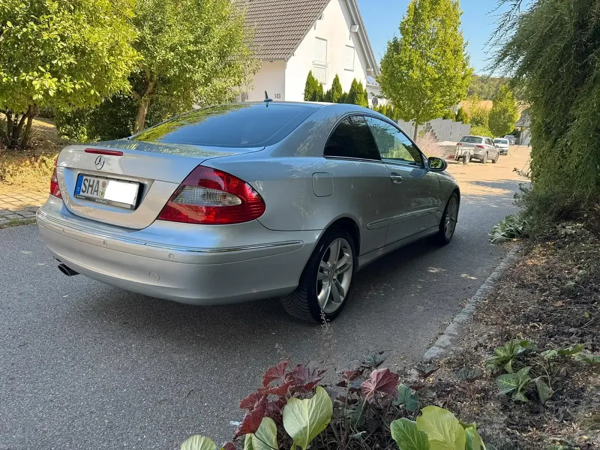 Gebraucht Mercedes CLK200 184 PS (135 kW) 2007 Silber Coupé