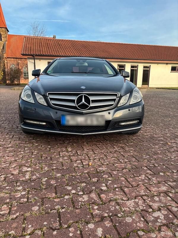 Gebraucht Mercedes E350 231 PS (169 kW) 2011 Grau Coupé