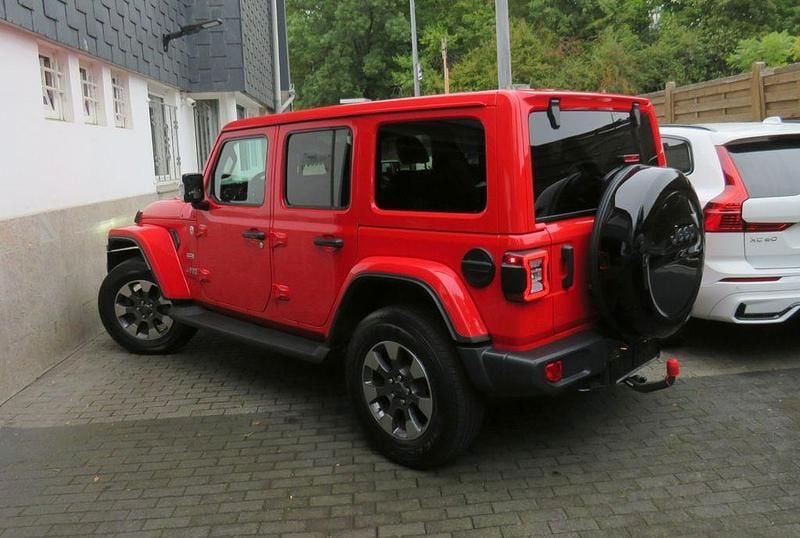 Gebraucht Jeep Wrangler Unlimited Overland 200 PS (147 kW) 2021 Rot SUV