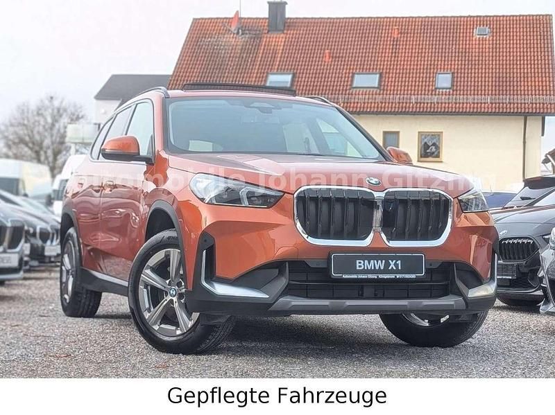 Orange Gebraucht 2025 BMW X1 SUV | 35.990 € (Superpreis) - Bild 1/3