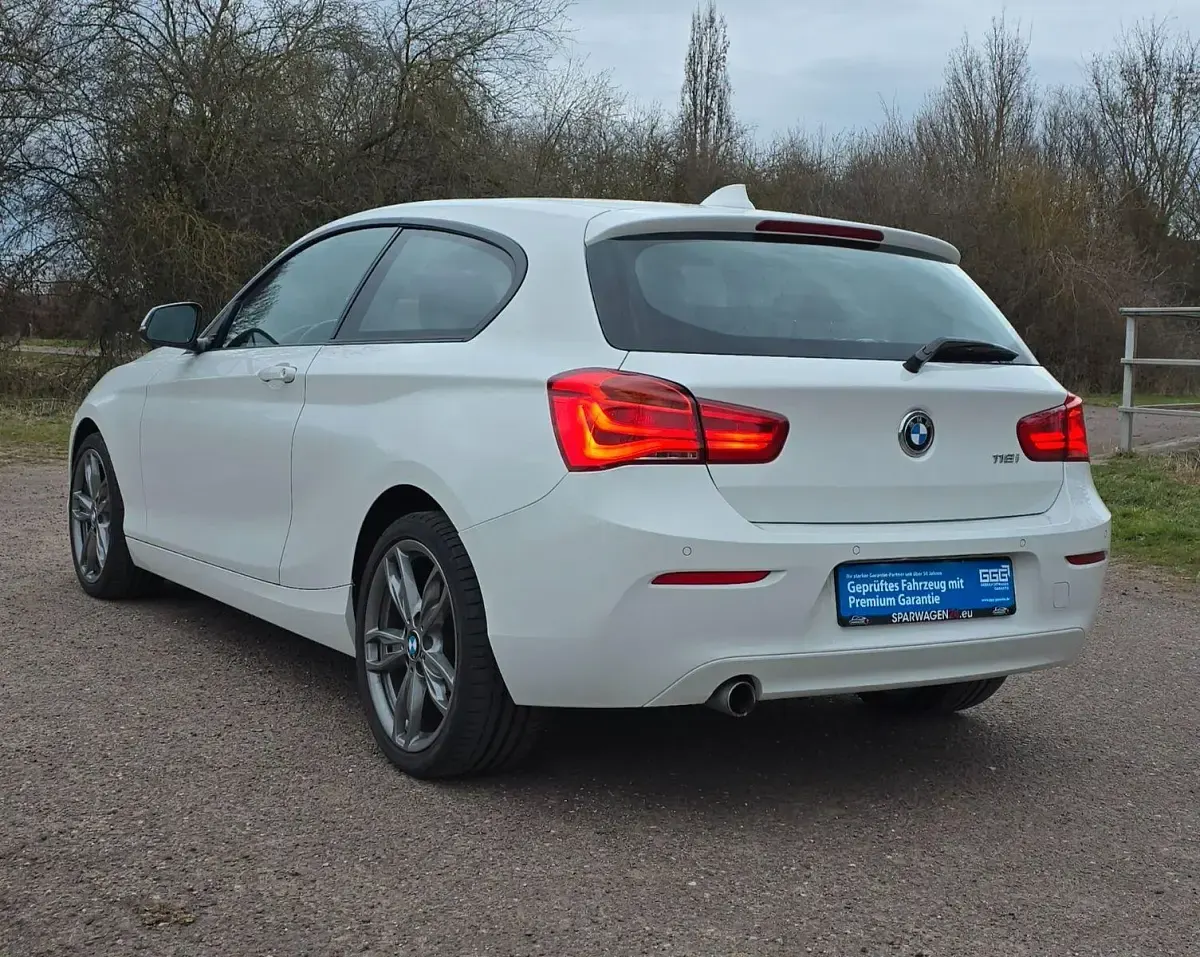 Gebraucht BMW 118 Performance 136 PS (100 kW) 2019 Weiß Kleinwagen