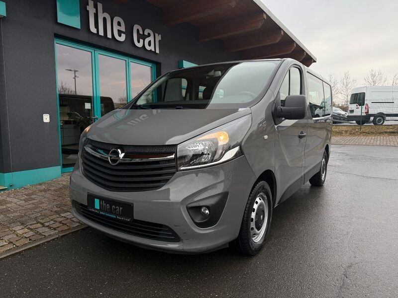 Grau Gebraucht 2018 Opel Vivaro Van | 15.500 € - Bild 1/4