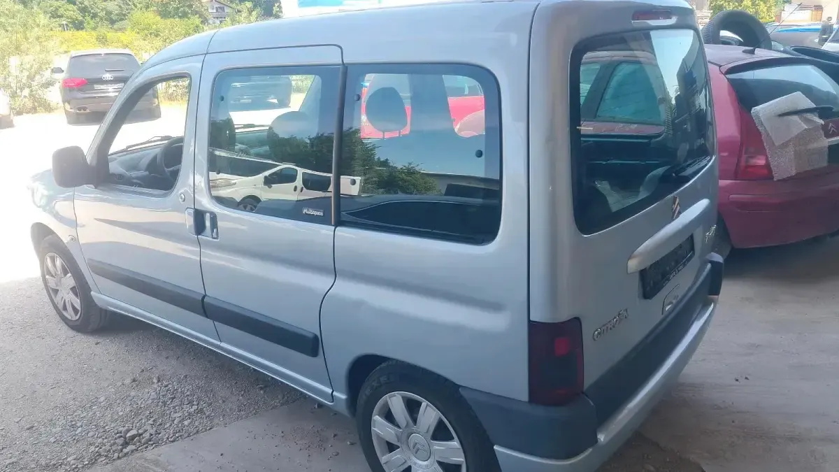 Gebraucht Citroën Berlingo 109 PS (80 kW) 2008 Silber Van / Kleinbus