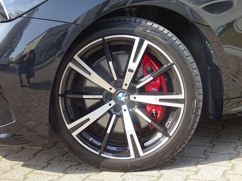 Gebraucht BMW 540 M Sport 286 PS (210 kW) 2025 Saphirschwarz met. Kombi