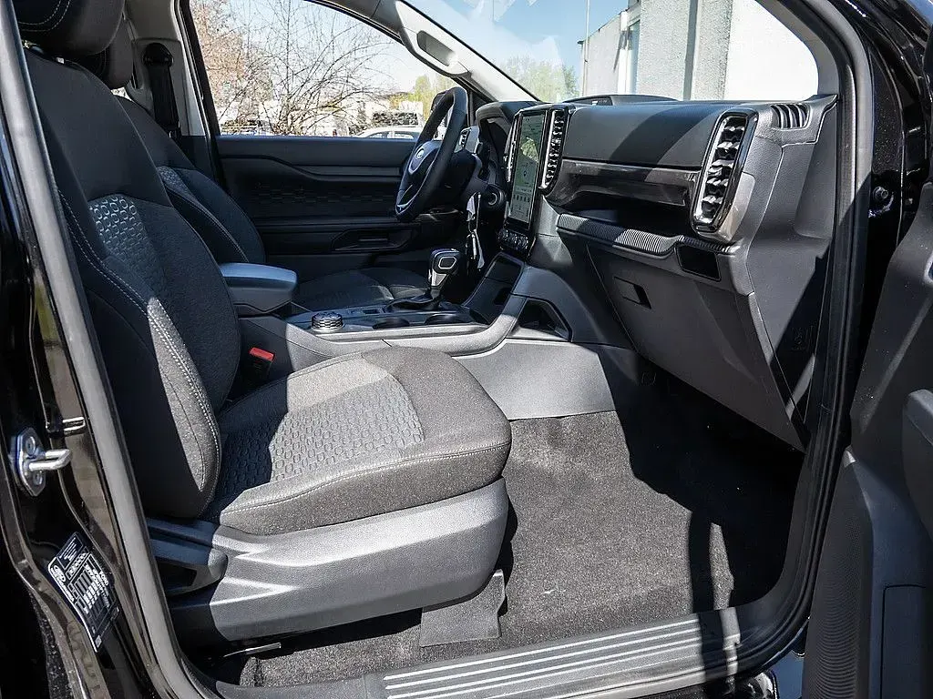 Neu Ford Ranger XLT 170 PS (125 kW) 2026 Obsidianschwarz Pickup