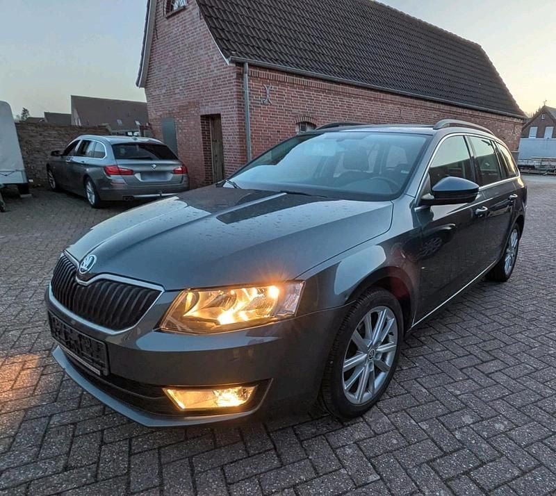 Gebraucht Skoda Octavia 102 PS (75 kW) 2016 Grau Kleinwagen