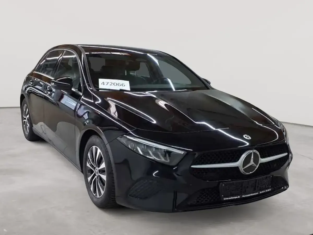 Gebraucht Mercedes A180 136 PS (100 kW) 2023 Limousine
