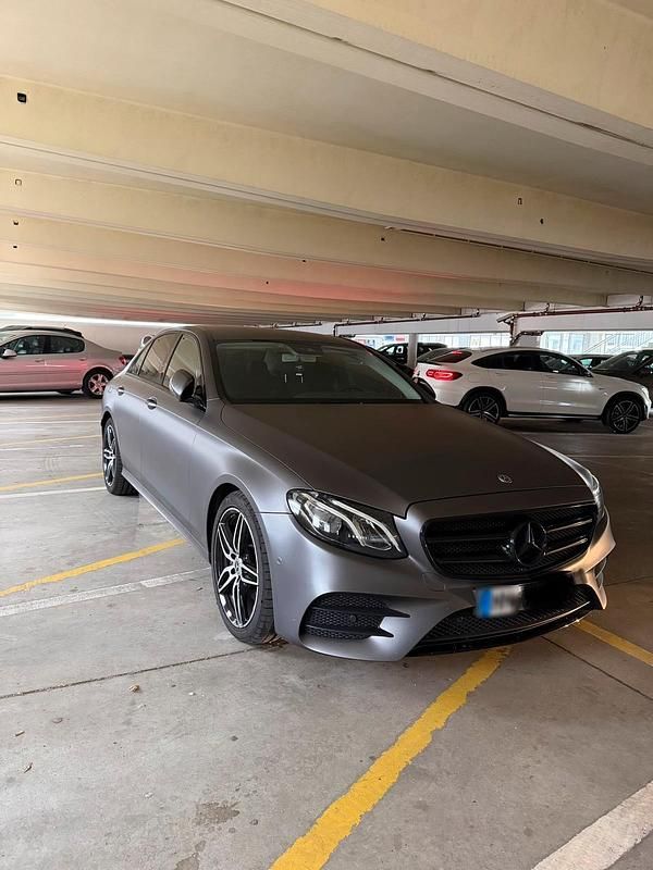 Gebraucht Mercedes E220 AMG 194 PS (142 kW) 2020 Limousine