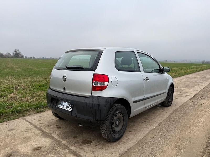 Gebraucht VW Fox 54 PS (39 kW) 2006 Silber Kleinwagen