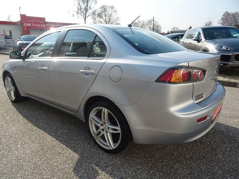 Gebraucht Mitsubishi Lancer 150 PS (110 kW) 2011 Silber Limousine