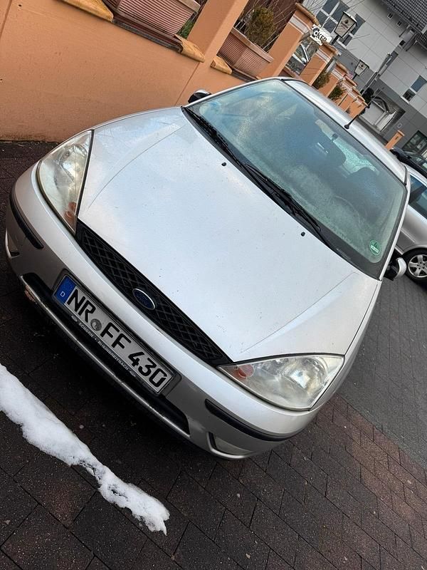 Gebraucht Ford Focus 100 PS (73 kW) 2002 Grau Kleinwagen