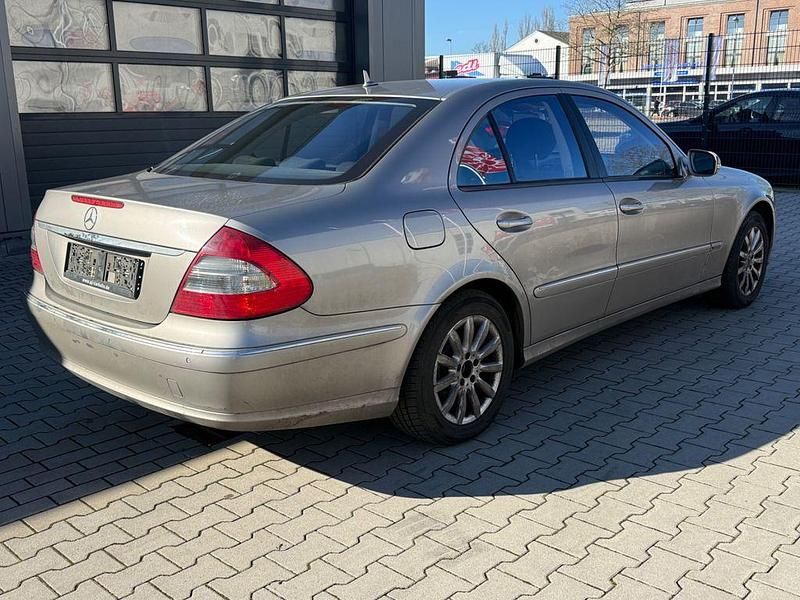 Gebraucht Mercedes E280 231 PS (169 kW) 2007 Silber Limousine