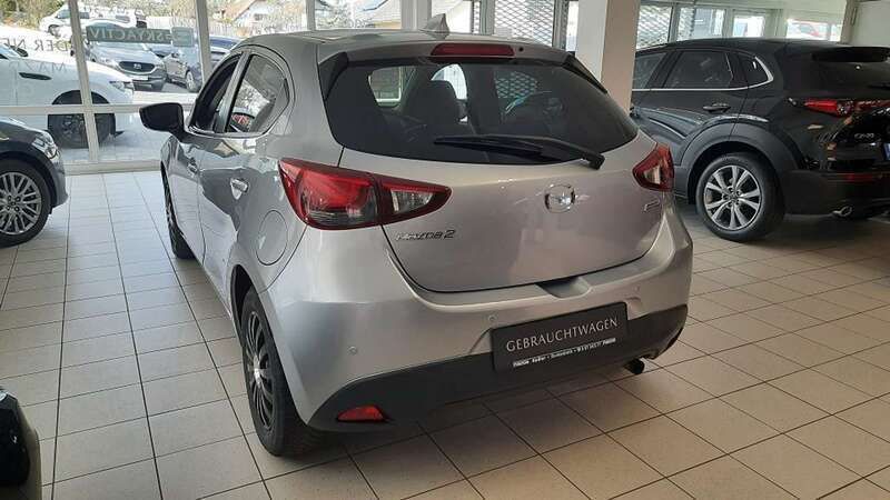 Gebraucht Mazda 2 Kizoku 90 PS (66 kW) 2017 Diamantsilber metallic Kleinwagen