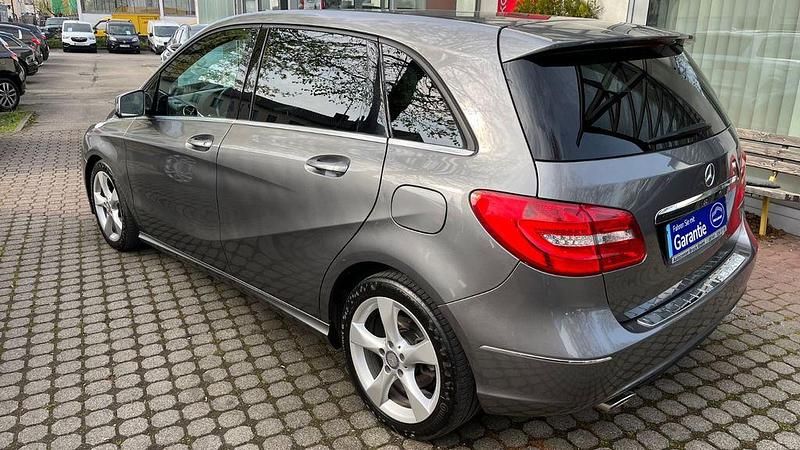 Second-hand Mercedes B200 156 CP (114 kW) 2012 Gri Monovolum