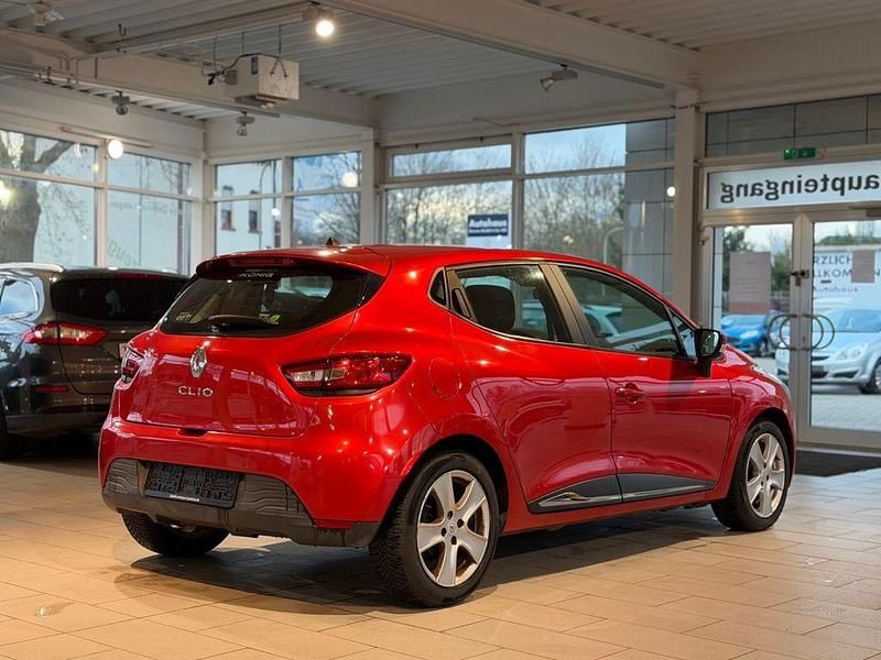 Gebraucht Renault Clio IV Dynamique 120 PS (88 kW) 2015 Rot Limousine
