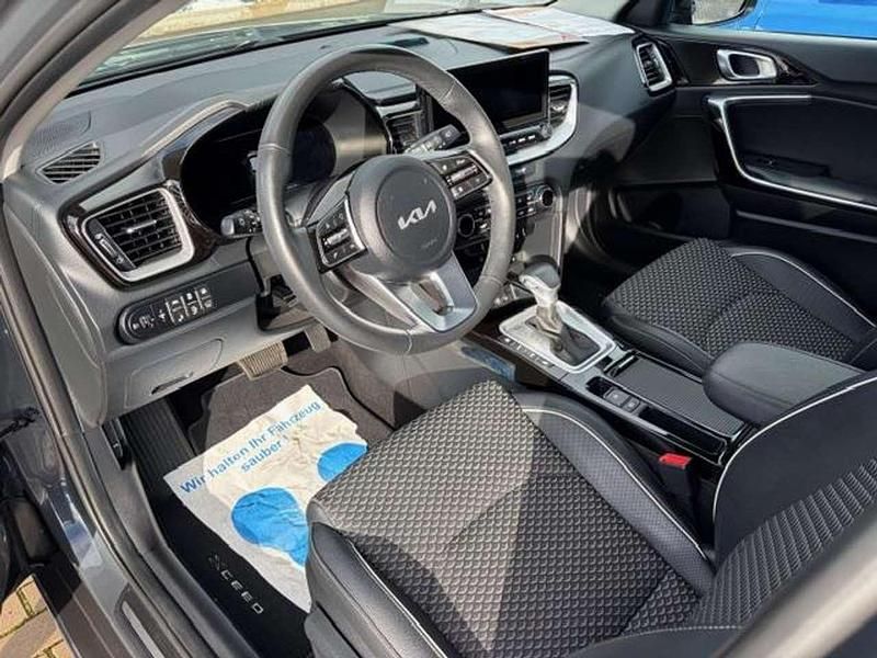 Second-hand Kia XCeed Inspiration 105 CP (77 kW) 2022 Gri SUV