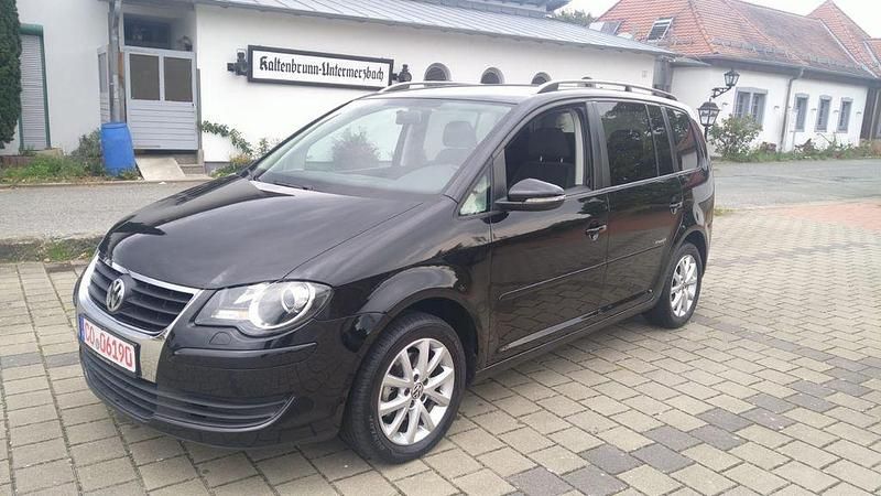 Schwarz Gebraucht 2009 VW Touran Freestyle Van / Kleinbus | 5.200 € (Fairer Preis) - Bild 1/4