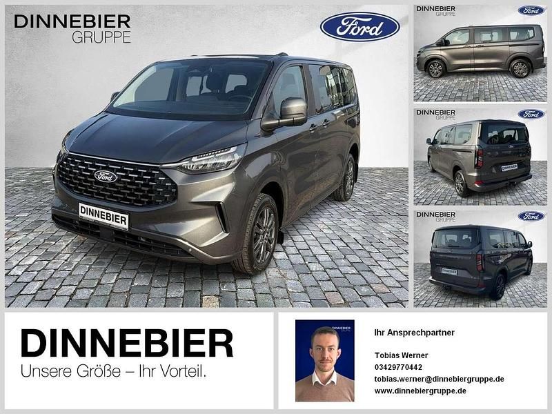 Grau (metallic) Gebraucht 2024 Ford Tourneo Titanium Van / Kleinbus | 44.750 € (Fairer Preis) - Bild 1/3