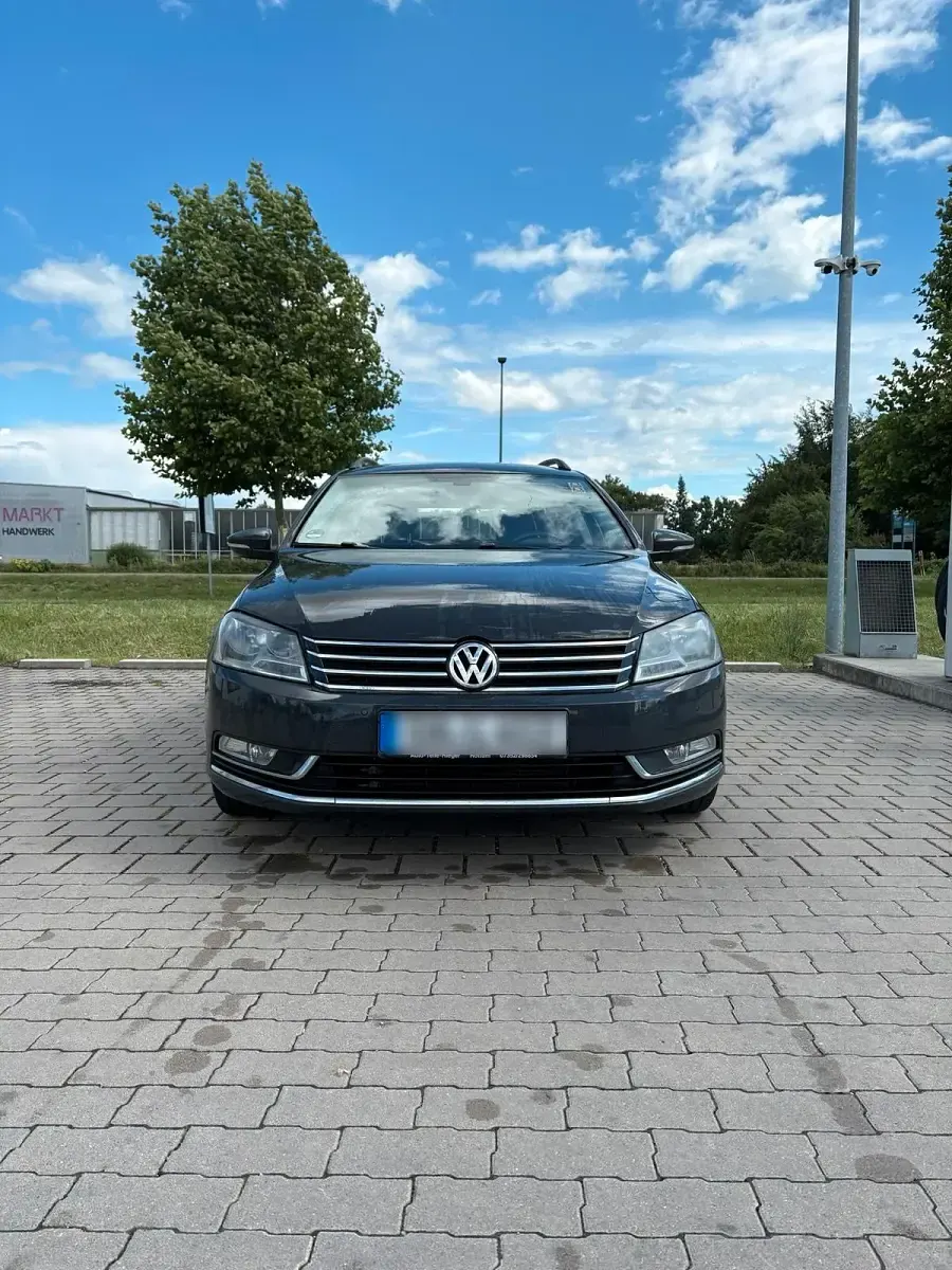 Gebraucht VW Passat 140 PS (102 kW) 2012 Grau Kombi